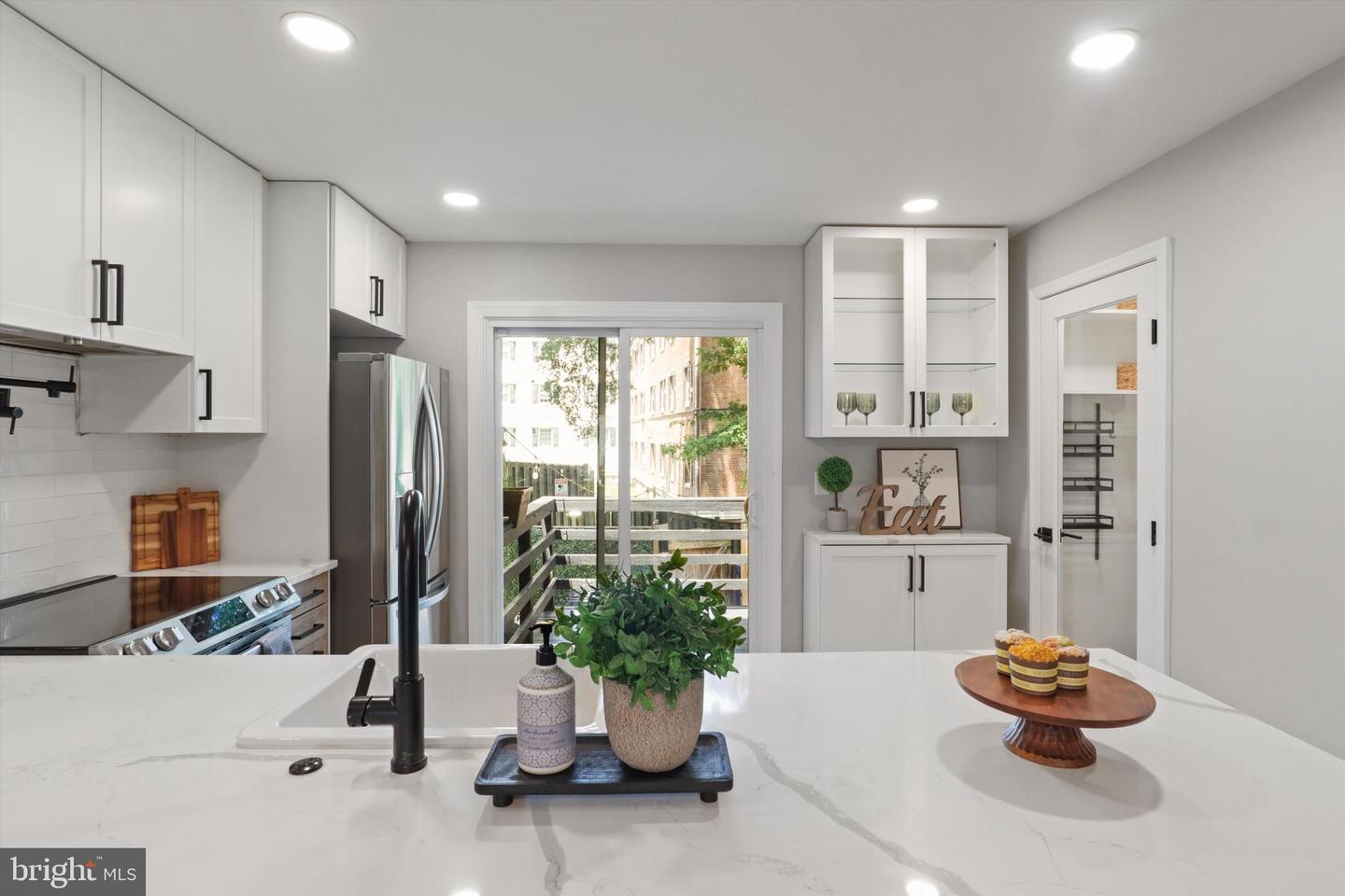 3812 BRIGHTON CT, ALEXANDRIA, Virginia 22305, 4 Bedrooms Bedrooms, ,2 BathroomsBathrooms,Residential,For sale,3812 BRIGHTON CT,VAAX2046632 MLS # VAAX2046632