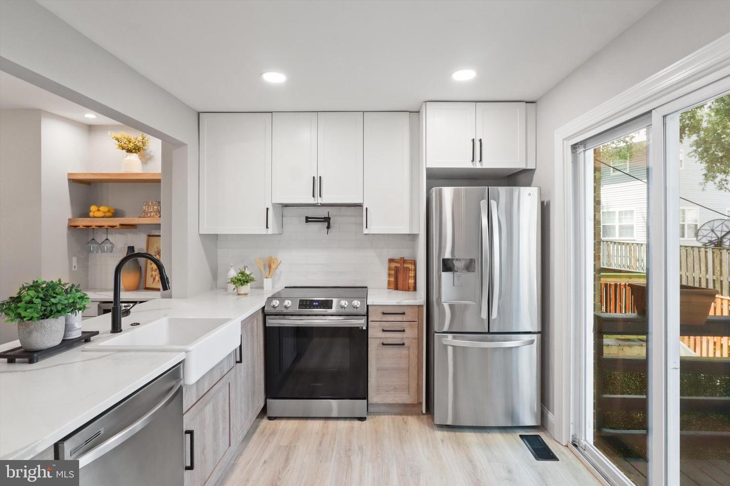 3812 BRIGHTON CT, ALEXANDRIA, Virginia 22305, 4 Bedrooms Bedrooms, ,2 BathroomsBathrooms,Residential,For sale,3812 BRIGHTON CT,VAAX2046632 MLS # VAAX2046632