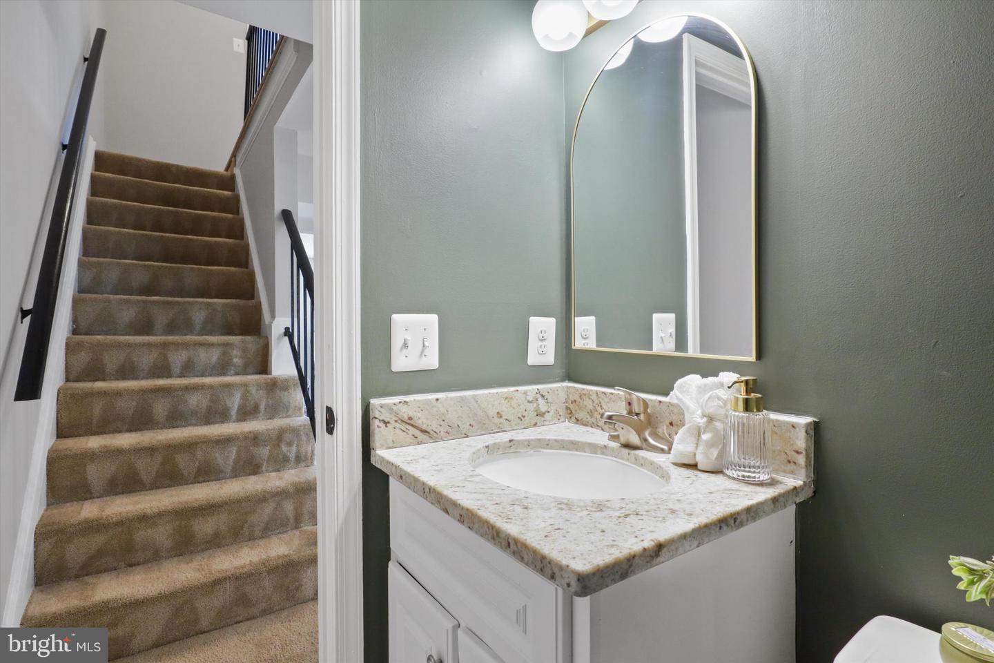 3812 BRIGHTON CT, ALEXANDRIA, Virginia 22305, 4 Bedrooms Bedrooms, ,2 BathroomsBathrooms,Residential,For sale,3812 BRIGHTON CT,VAAX2046632 MLS # VAAX2046632