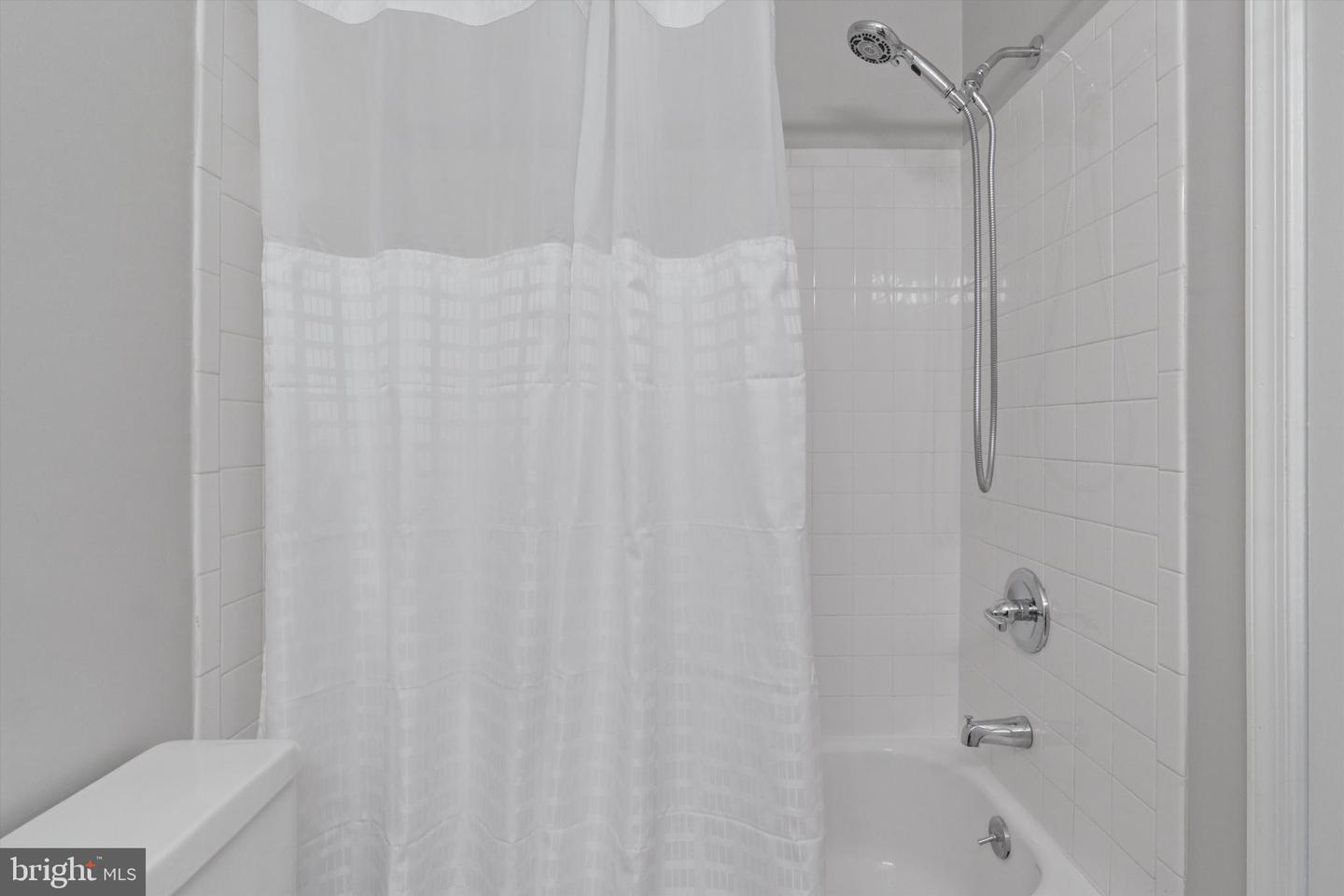 3812 BRIGHTON CT, ALEXANDRIA, Virginia 22305, 4 Bedrooms Bedrooms, ,2 BathroomsBathrooms,Residential,For sale,3812 BRIGHTON CT,VAAX2046632 MLS # VAAX2046632