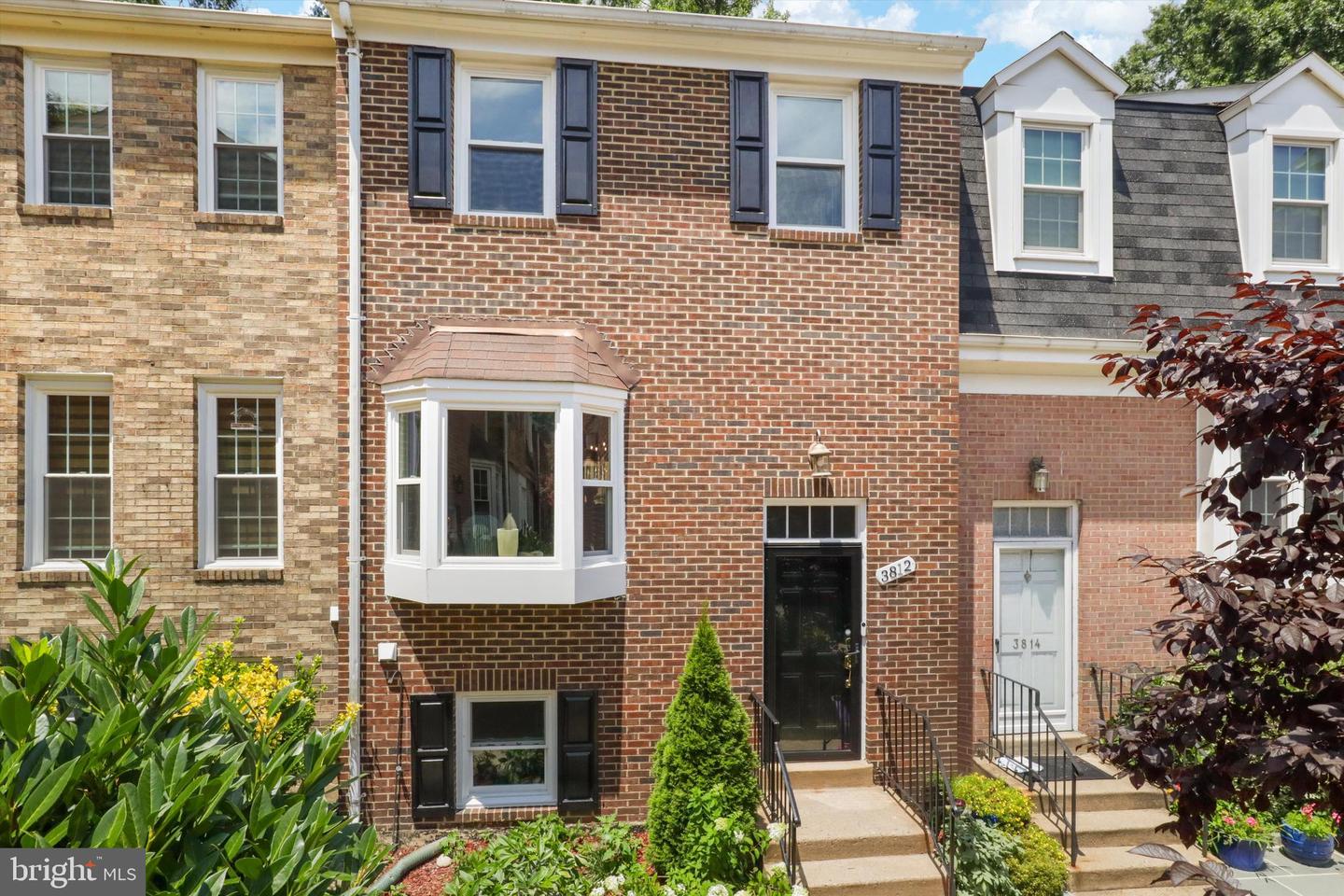 3812 BRIGHTON CT, ALEXANDRIA, Virginia 22305, 4 Bedrooms Bedrooms, ,2 BathroomsBathrooms,Residential,For sale,3812 BRIGHTON CT,VAAX2046632 MLS # VAAX2046632