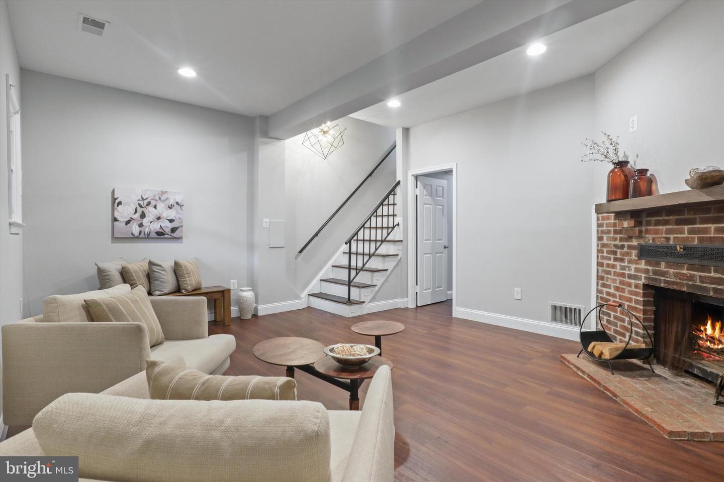 3812 BRIGHTON CT, ALEXANDRIA, Virginia 22305, 4 Bedrooms Bedrooms, ,2 BathroomsBathrooms,Residential,For sale,3812 BRIGHTON CT,VAAX2046632 MLS # VAAX2046632