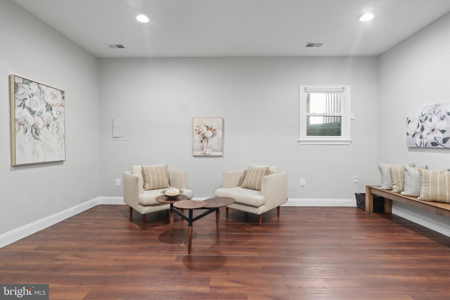 3812 BRIGHTON CT, ALEXANDRIA, Virginia 22305, 4 Bedrooms Bedrooms, ,2 BathroomsBathrooms,Residential,For sale,3812 BRIGHTON CT,VAAX2046632 MLS # VAAX2046632