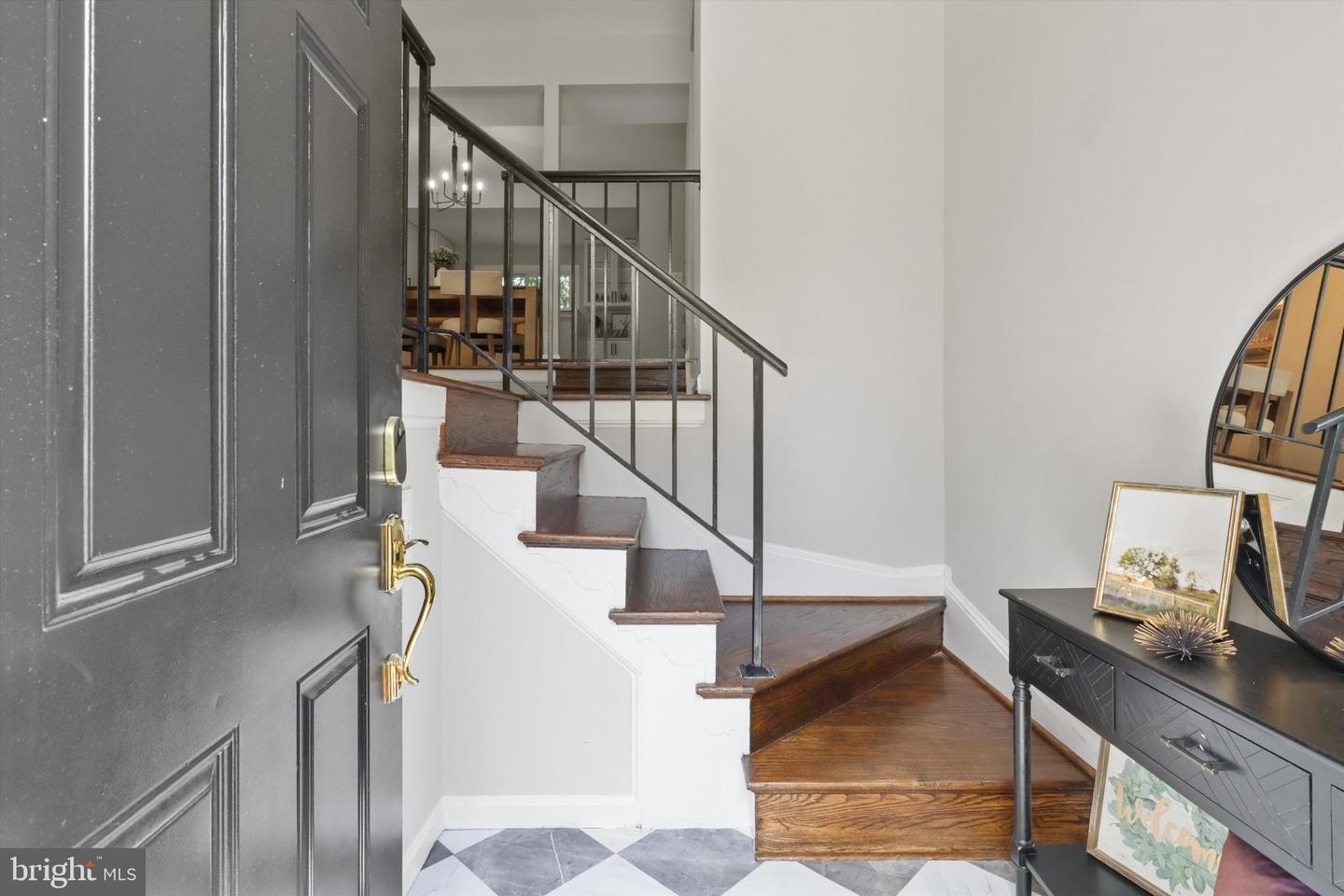3812 BRIGHTON CT, ALEXANDRIA, Virginia 22305, 4 Bedrooms Bedrooms, ,2 BathroomsBathrooms,Residential,For sale,3812 BRIGHTON CT,VAAX2046632 MLS # VAAX2046632