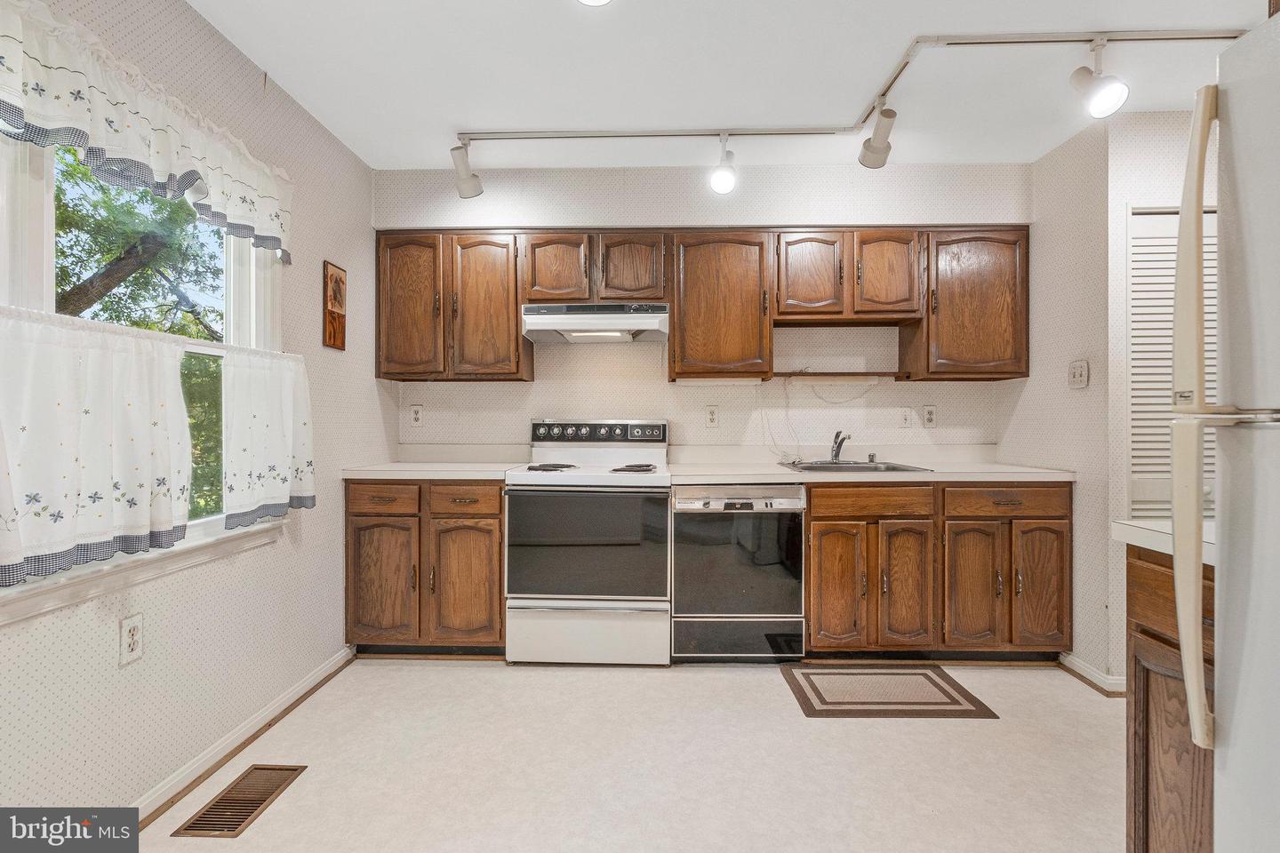 201 MORVEN PARK RD NW, LEESBURG, Virginia 20176, 3 Bedrooms Bedrooms, ,3 BathroomsBathrooms,Residential,For sale,201 MORVEN PARK RD NW,VALO2100016 MLS # VALO2100016