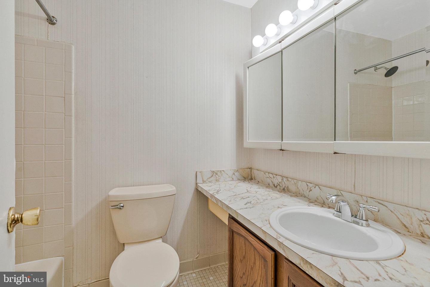 201 MORVEN PARK RD NW, LEESBURG, Virginia 20176, 3 Bedrooms Bedrooms, ,3 BathroomsBathrooms,Residential,For sale,201 MORVEN PARK RD NW,VALO2100016 MLS # VALO2100016