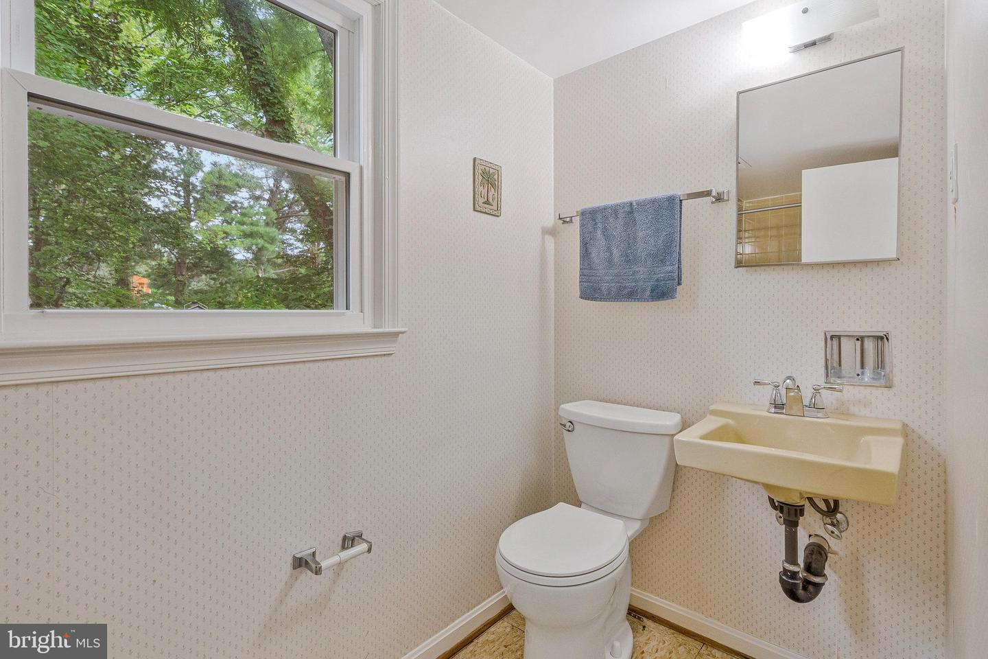201 MORVEN PARK RD NW, LEESBURG, Virginia 20176, 3 Bedrooms Bedrooms, ,3 BathroomsBathrooms,Residential,For sale,201 MORVEN PARK RD NW,VALO2100016 MLS # VALO2100016