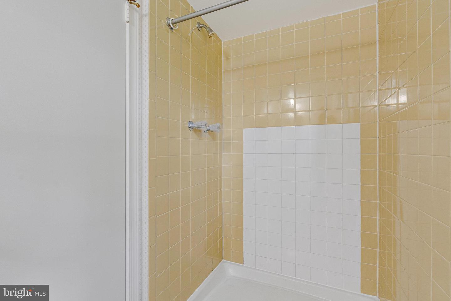201 MORVEN PARK RD NW, LEESBURG, Virginia 20176, 3 Bedrooms Bedrooms, ,3 BathroomsBathrooms,Residential,For sale,201 MORVEN PARK RD NW,VALO2100016 MLS # VALO2100016