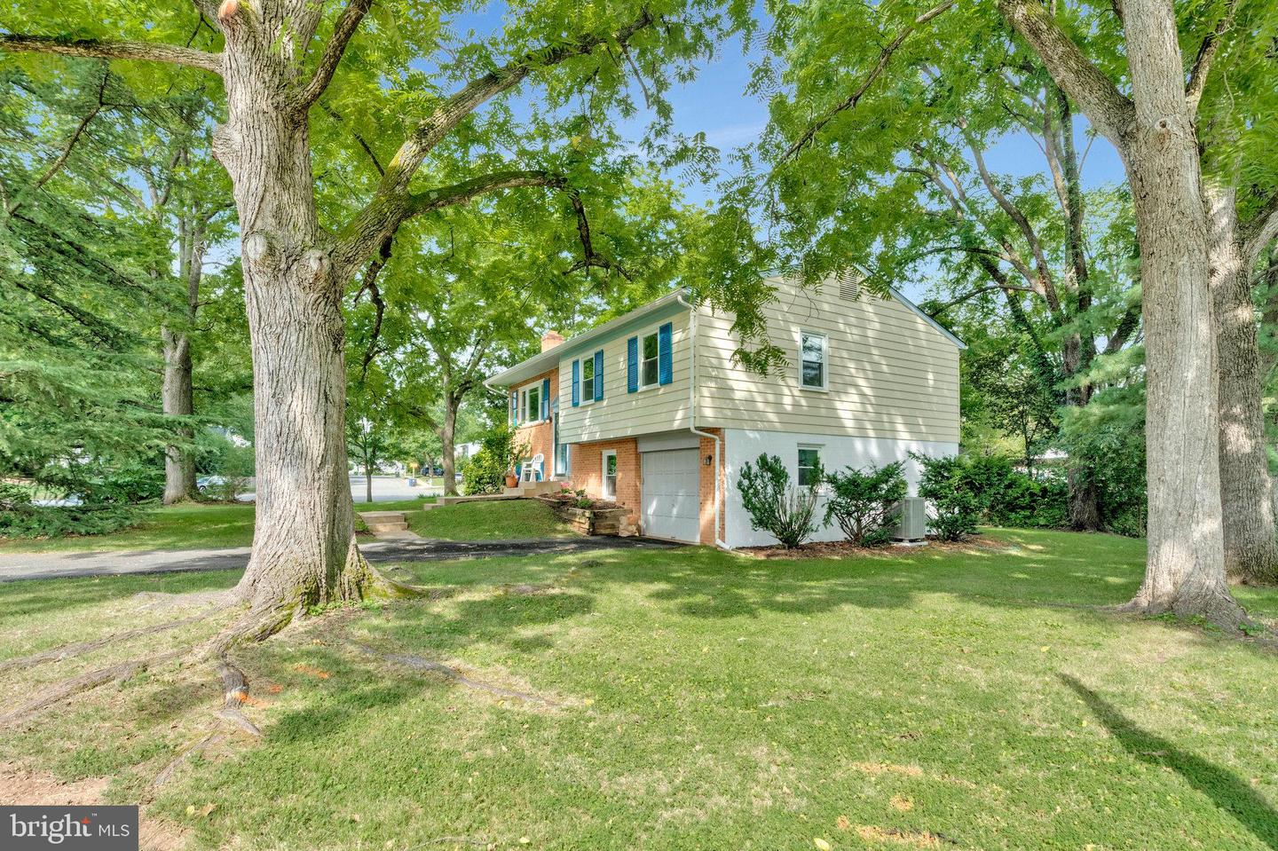 201 MORVEN PARK RD NW, LEESBURG, Virginia 20176, 3 Bedrooms Bedrooms, ,3 BathroomsBathrooms,Residential,For sale,201 MORVEN PARK RD NW,VALO2100016 MLS # VALO2100016