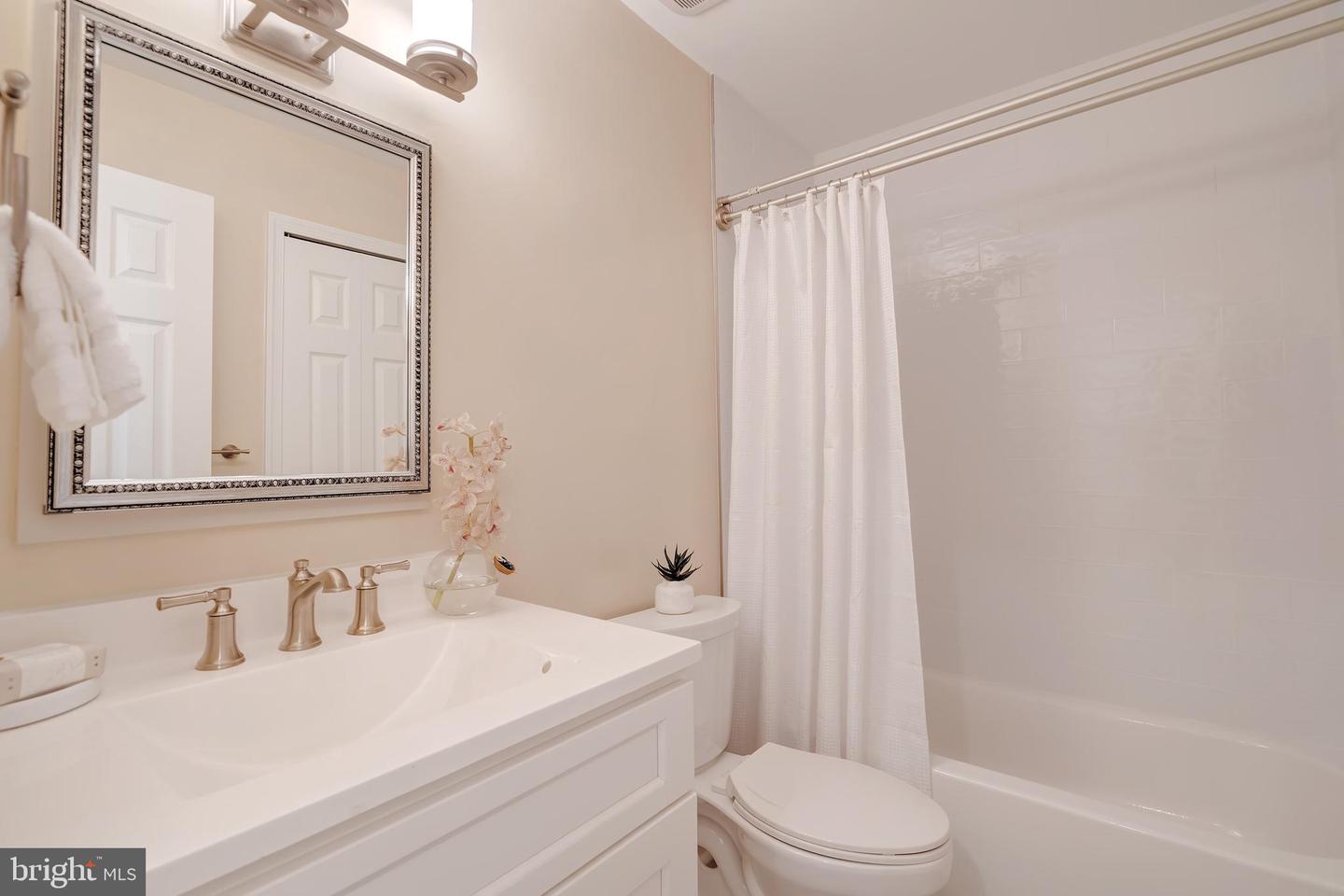 7829 BUTTERFIELD LN, ANNANDALE, Virginia 22003, 4 Bedrooms Bedrooms, ,3 BathroomsBathrooms,Residential,For sale,7829 BUTTERFIELD LN,VAFX2249218 MLS # VAFX2249218