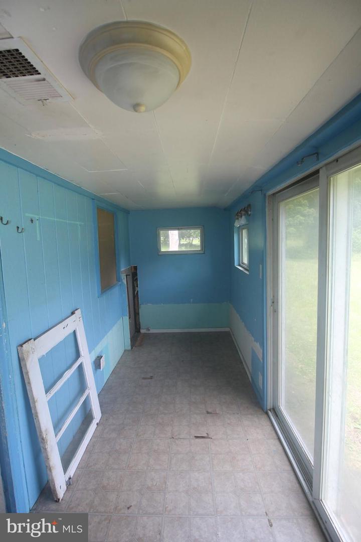 199 KEYSER RUN RD, WASHINGTON, Virginia 22747, 3 Bedrooms Bedrooms, ,1 BathroomBathrooms,Residential,For sale,199 KEYSER RUN RD,VARP2002146 MLS # VARP2002146