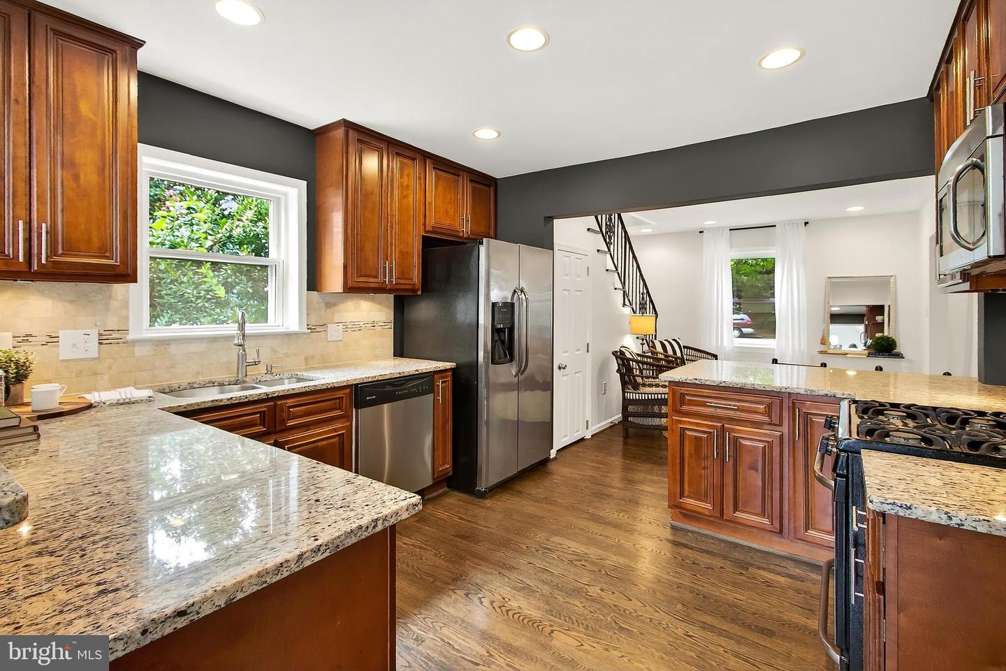 212 W JEFFERSON ST, FALLS CHURCH, Virginia 22046, 3 Bedrooms Bedrooms, ,2 BathroomsBathrooms,Residential,For sale,212 W JEFFERSON ST,VAFA2003112 MLS # VAFA2003112