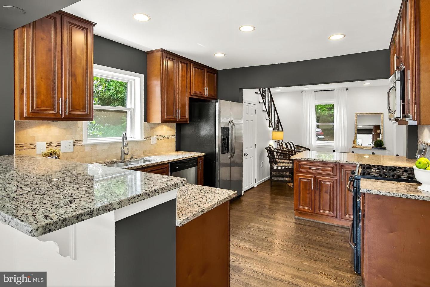 212 W JEFFERSON ST, FALLS CHURCH, Virginia 22046, 3 Bedrooms Bedrooms, ,2 BathroomsBathrooms,Residential,For sale,212 W JEFFERSON ST,VAFA2003112 MLS # VAFA2003112