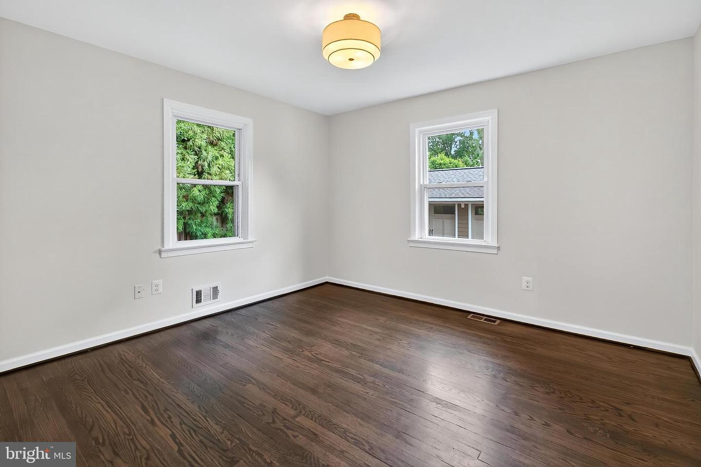 212 W JEFFERSON ST, FALLS CHURCH, Virginia 22046, 3 Bedrooms Bedrooms, ,2 BathroomsBathrooms,Residential,For sale,212 W JEFFERSON ST,VAFA2003112 MLS # VAFA2003112