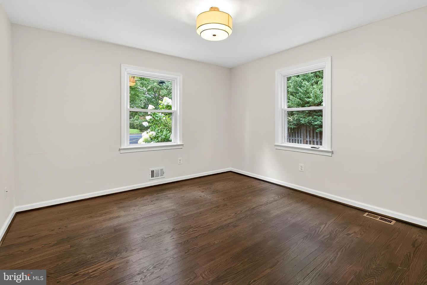 212 W JEFFERSON ST, FALLS CHURCH, Virginia 22046, 3 Bedrooms Bedrooms, ,2 BathroomsBathrooms,Residential,For sale,212 W JEFFERSON ST,VAFA2003112 MLS # VAFA2003112