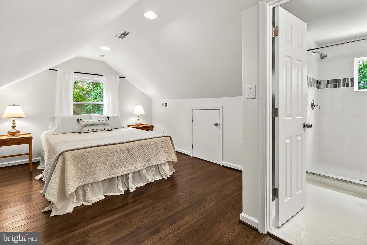 212 W JEFFERSON ST, FALLS CHURCH, Virginia 22046, 3 Bedrooms Bedrooms, ,2 BathroomsBathrooms,Residential,For sale,212 W JEFFERSON ST,VAFA2003112 MLS # VAFA2003112