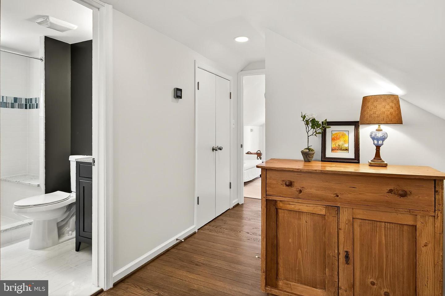 212 W JEFFERSON ST, FALLS CHURCH, Virginia 22046, 3 Bedrooms Bedrooms, ,2 BathroomsBathrooms,Residential,For sale,212 W JEFFERSON ST,VAFA2003112 MLS # VAFA2003112