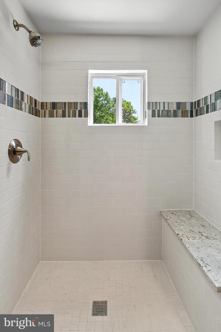 212 W JEFFERSON ST, FALLS CHURCH, Virginia 22046, 3 Bedrooms Bedrooms, ,2 BathroomsBathrooms,Residential,For sale,212 W JEFFERSON ST,VAFA2003112 MLS # VAFA2003112