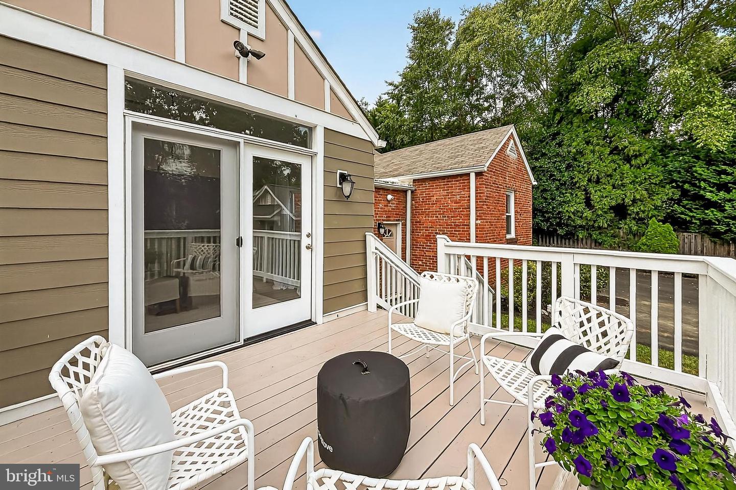 212 W JEFFERSON ST, FALLS CHURCH, Virginia 22046, 3 Bedrooms Bedrooms, ,2 BathroomsBathrooms,Residential,For sale,212 W JEFFERSON ST,VAFA2003112 MLS # VAFA2003112