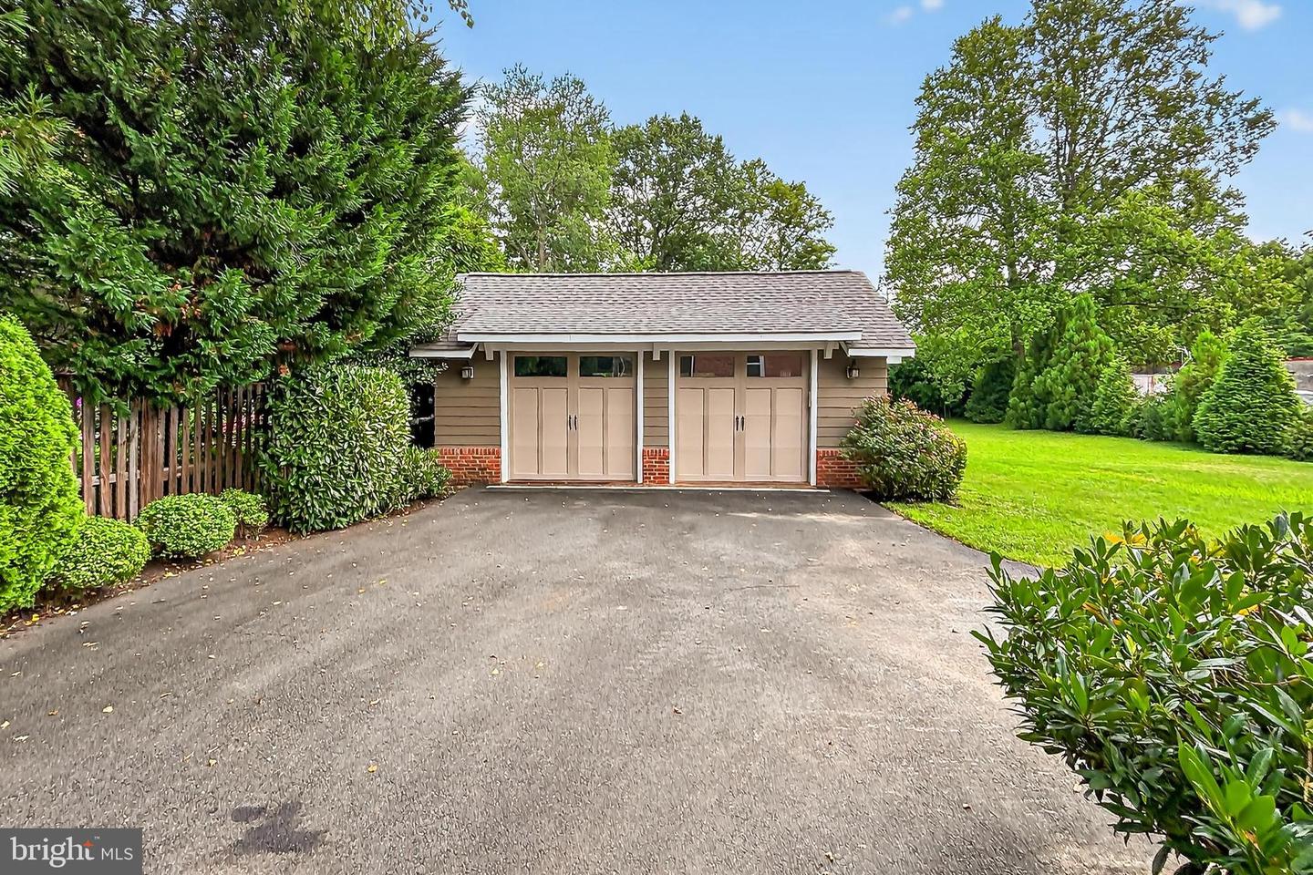 212 W JEFFERSON ST, FALLS CHURCH, Virginia 22046, 3 Bedrooms Bedrooms, ,2 BathroomsBathrooms,Residential,For sale,212 W JEFFERSON ST,VAFA2003112 MLS # VAFA2003112