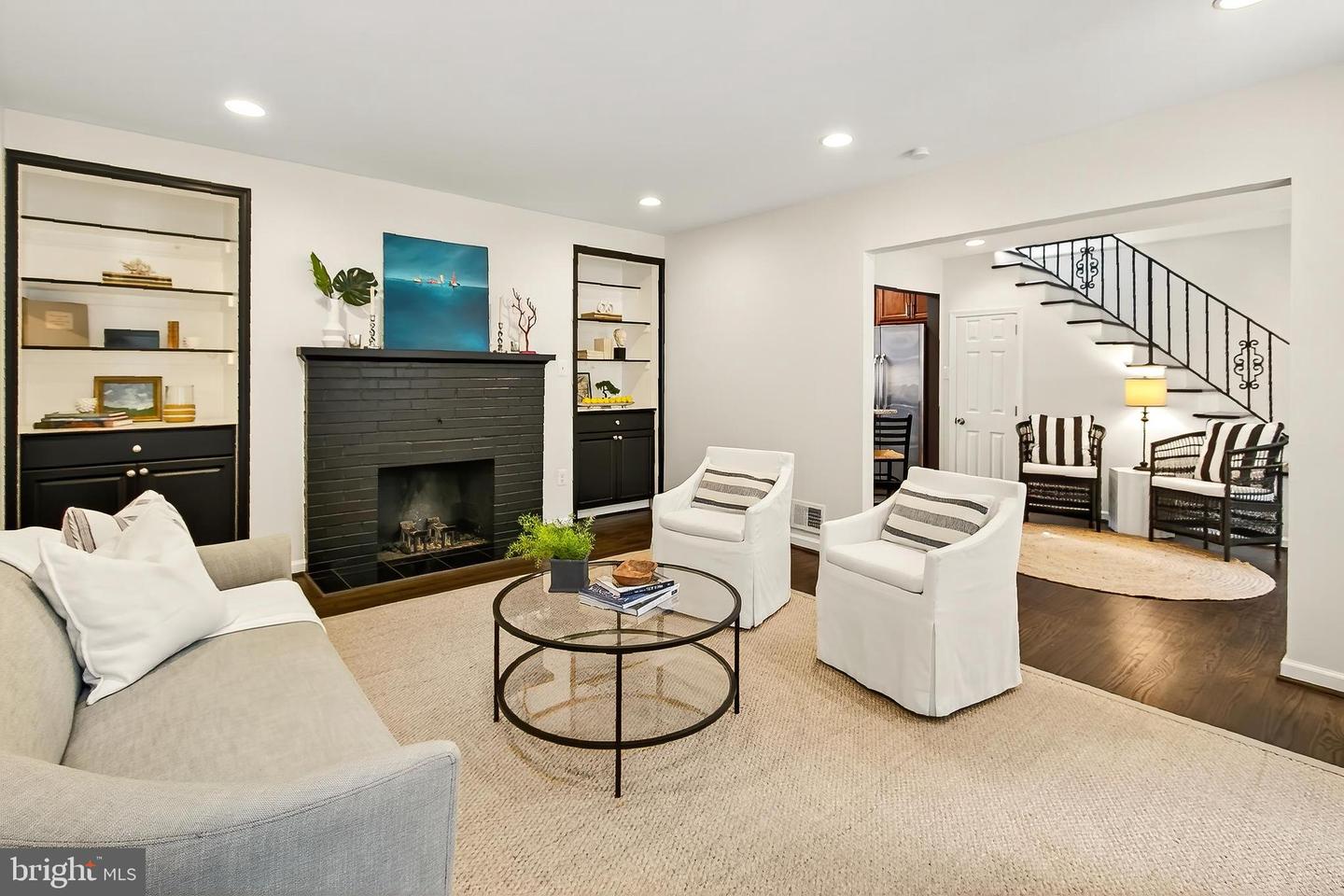 212 W JEFFERSON ST, FALLS CHURCH, Virginia 22046, 3 Bedrooms Bedrooms, ,2 BathroomsBathrooms,Residential,For sale,212 W JEFFERSON ST,VAFA2003112 MLS # VAFA2003112
