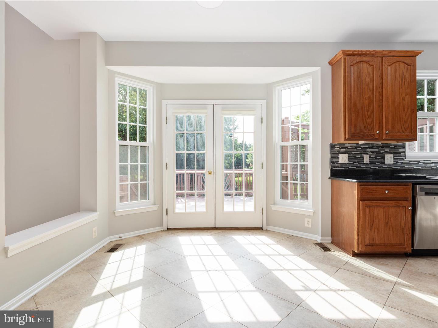 25868 FLINTONBRIDGE DR, CHANTILLY, Virginia 20152, 5 Bedrooms Bedrooms, ,3 BathroomsBathrooms,Residential,For sale,25868 FLINTONBRIDGE DR,VALO2100494 MLS # VALO2100494