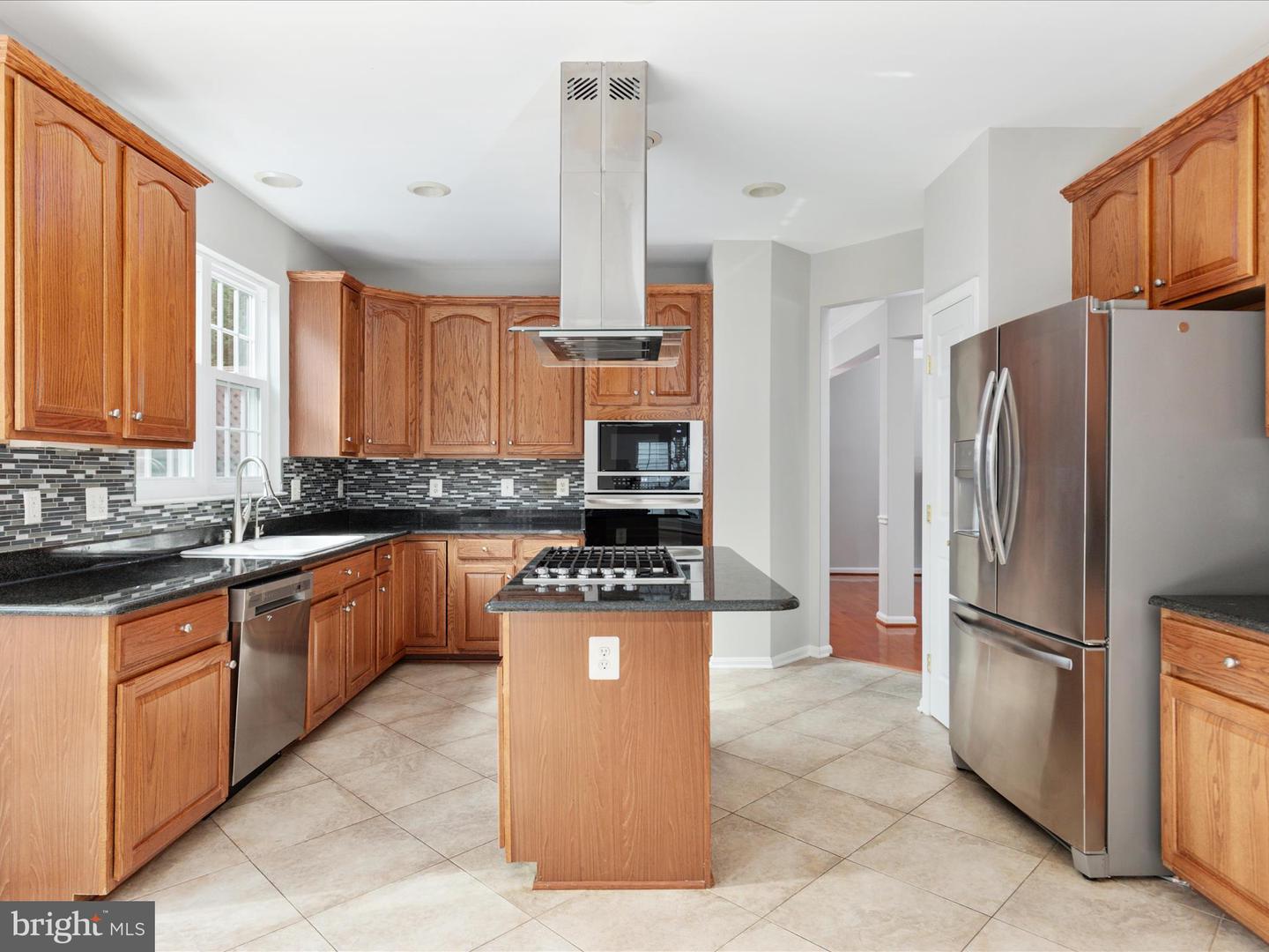 25868 FLINTONBRIDGE DR, CHANTILLY, Virginia 20152, 5 Bedrooms Bedrooms, ,3 BathroomsBathrooms,Residential,For sale,25868 FLINTONBRIDGE DR,VALO2100494 MLS # VALO2100494