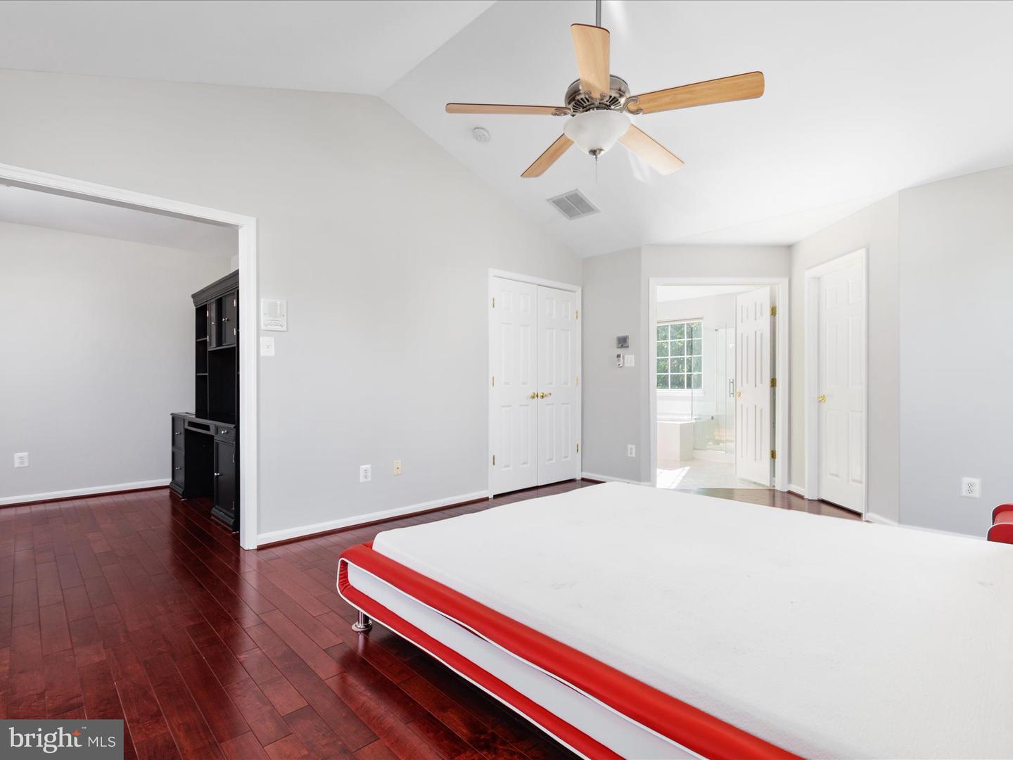 25868 FLINTONBRIDGE DR, CHANTILLY, Virginia 20152, 5 Bedrooms Bedrooms, ,3 BathroomsBathrooms,Residential,For sale,25868 FLINTONBRIDGE DR,VALO2100494 MLS # VALO2100494