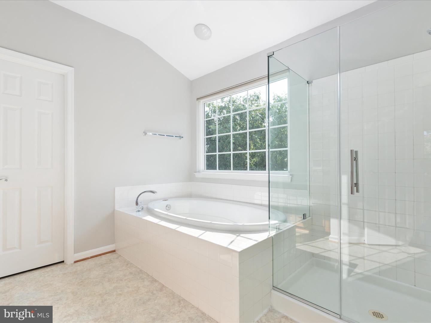 25868 FLINTONBRIDGE DR, CHANTILLY, Virginia 20152, 5 Bedrooms Bedrooms, ,3 BathroomsBathrooms,Residential,For sale,25868 FLINTONBRIDGE DR,VALO2100494 MLS # VALO2100494