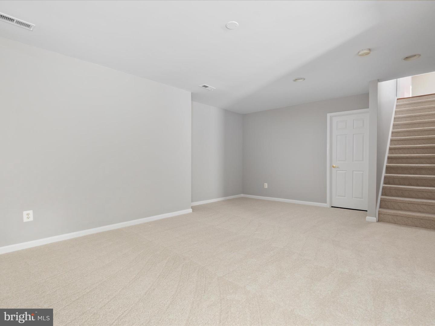 25868 FLINTONBRIDGE DR, CHANTILLY, Virginia 20152, 5 Bedrooms Bedrooms, ,3 BathroomsBathrooms,Residential,For sale,25868 FLINTONBRIDGE DR,VALO2100494 MLS # VALO2100494