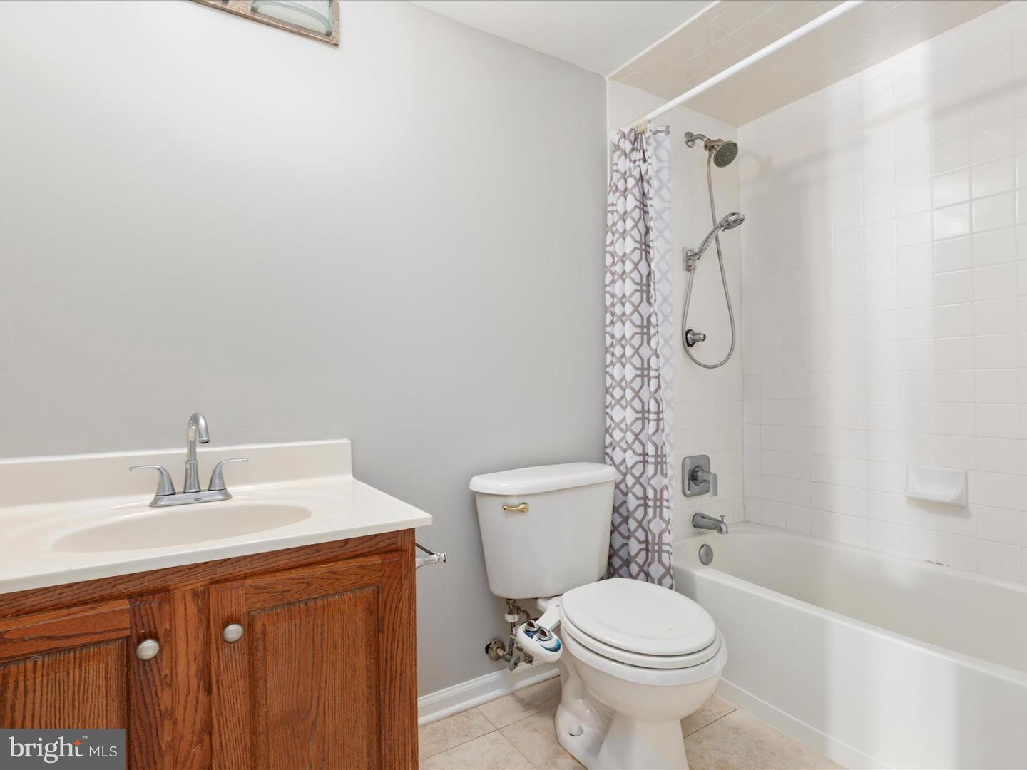 25868 FLINTONBRIDGE DR, CHANTILLY, Virginia 20152, 5 Bedrooms Bedrooms, ,3 BathroomsBathrooms,Residential,For sale,25868 FLINTONBRIDGE DR,VALO2100494 MLS # VALO2100494