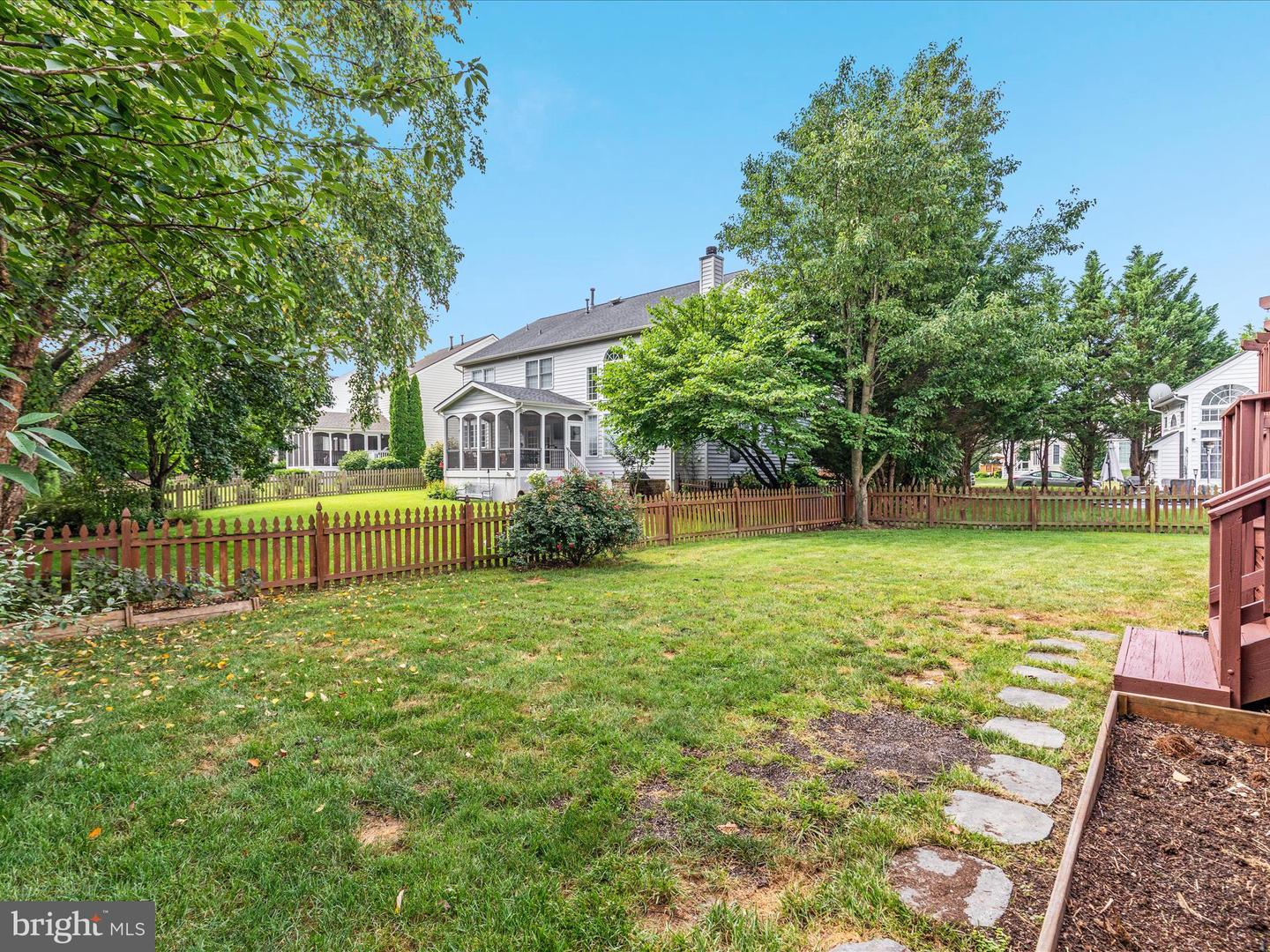 25868 FLINTONBRIDGE DR, CHANTILLY, Virginia 20152, 5 Bedrooms Bedrooms, ,3 BathroomsBathrooms,Residential,For sale,25868 FLINTONBRIDGE DR,VALO2100494 MLS # VALO2100494