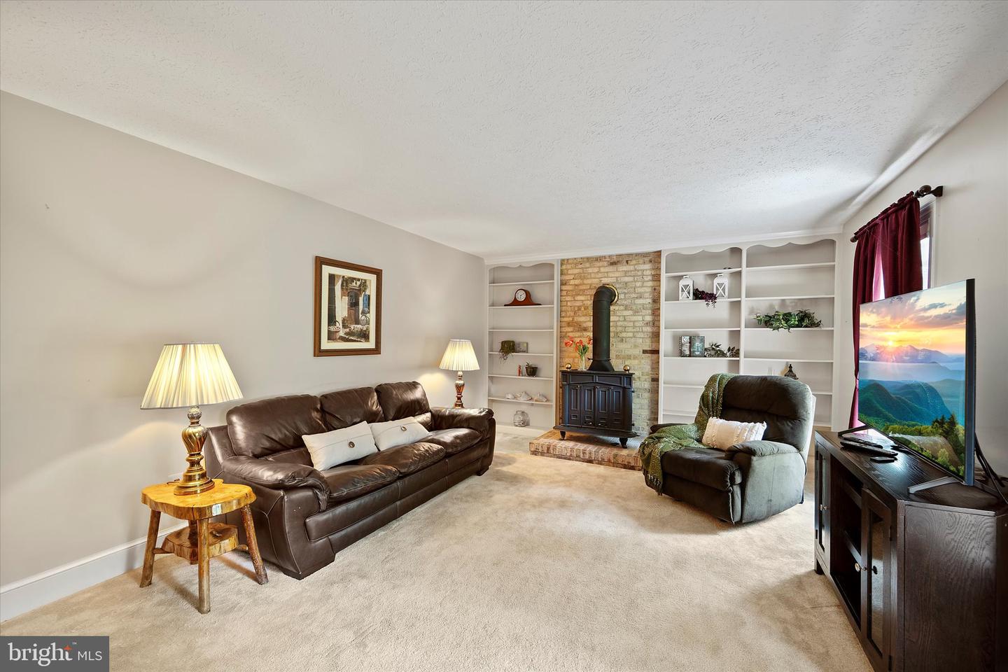 921 FISHPAW RD, BERRYVILLE, Virginia 22611, 4 Bedrooms Bedrooms, 11 Rooms Rooms,4 BathroomsBathrooms,Residential,For sale,921 FISHPAW RD,VACL2003876 MLS # VACL2003876