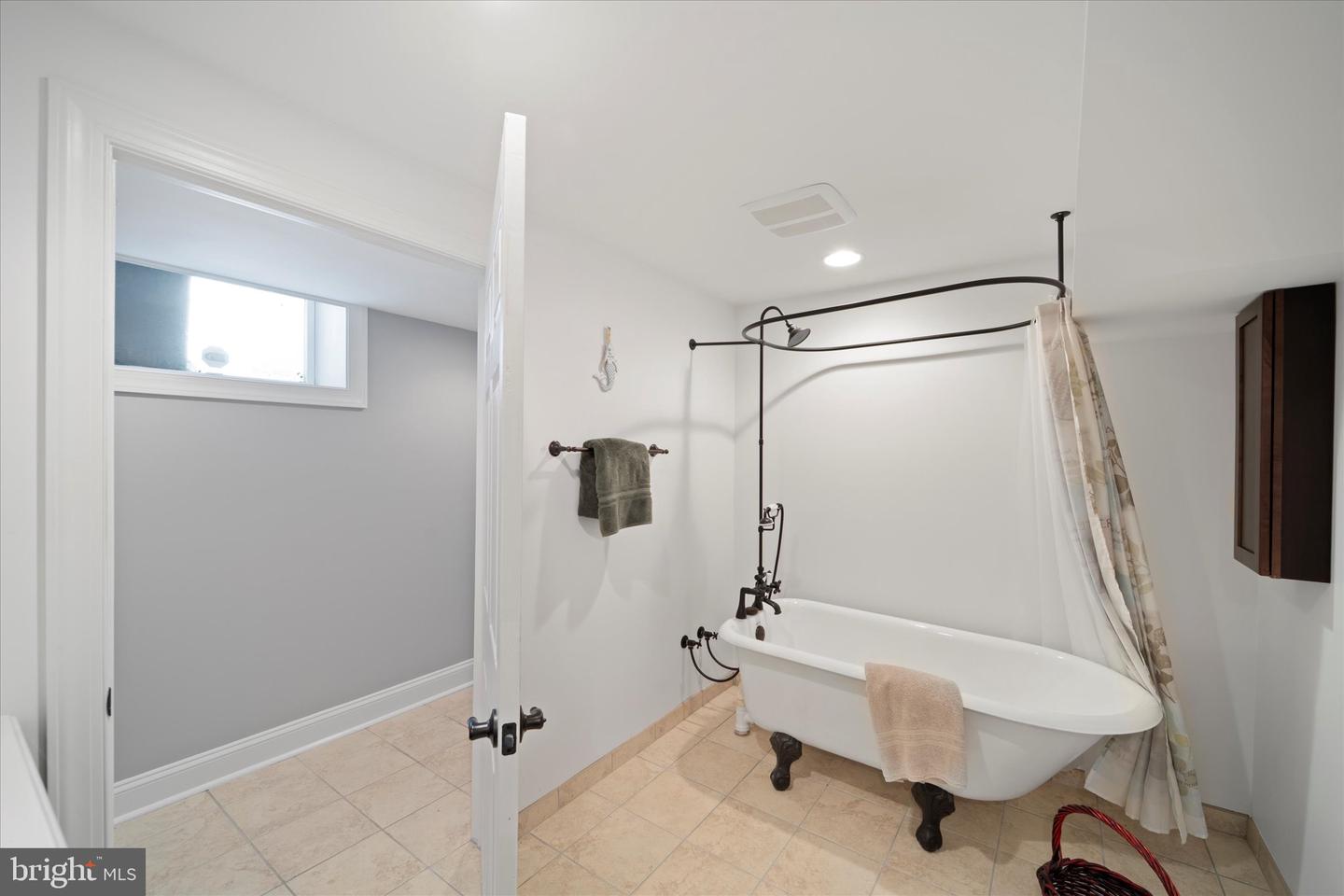 921 FISHPAW RD, BERRYVILLE, Virginia 22611, 4 Bedrooms Bedrooms, 11 Rooms Rooms,4 BathroomsBathrooms,Residential,For sale,921 FISHPAW RD,VACL2003876 MLS # VACL2003876