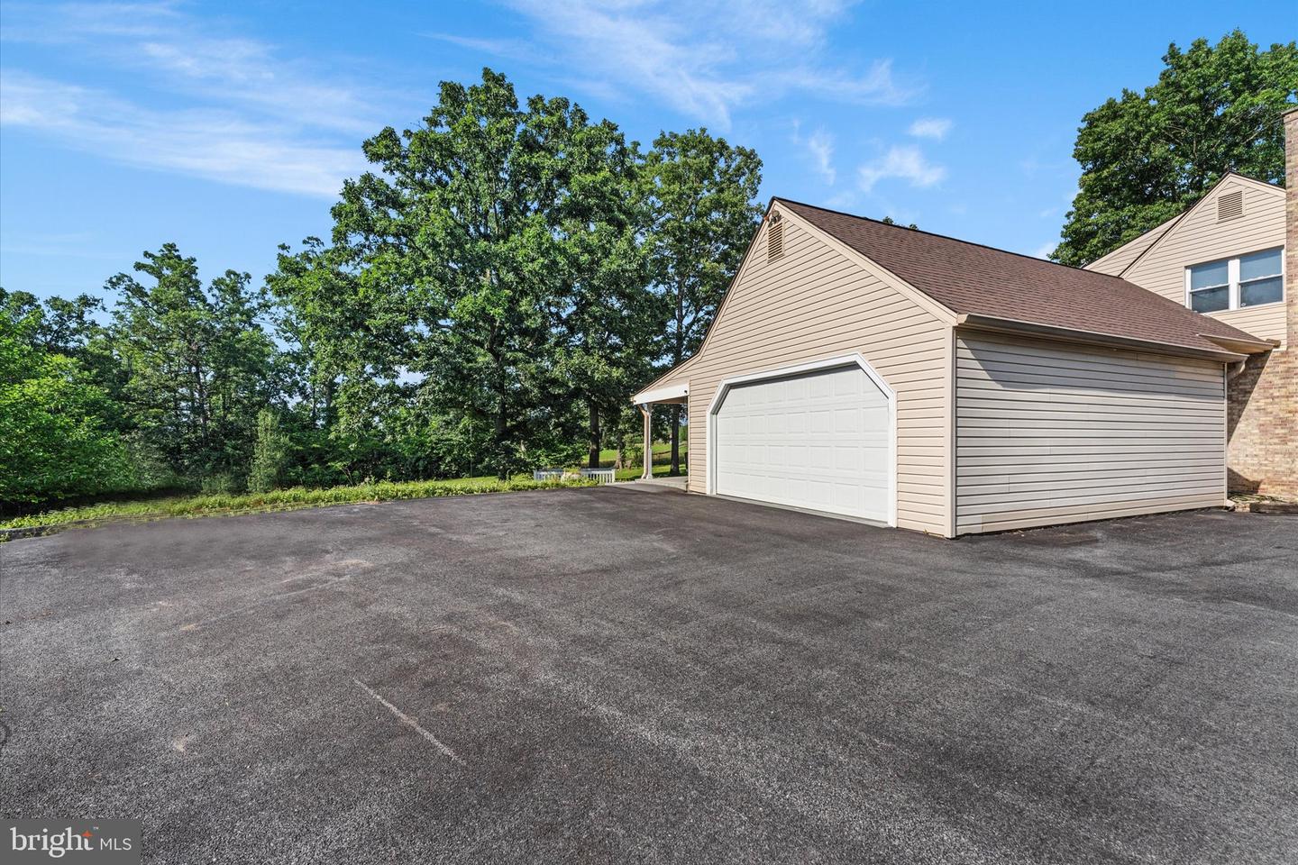 921 FISHPAW RD, BERRYVILLE, Virginia 22611, 4 Bedrooms Bedrooms, 11 Rooms Rooms,4 BathroomsBathrooms,Residential,For sale,921 FISHPAW RD,VACL2003876 MLS # VACL2003876