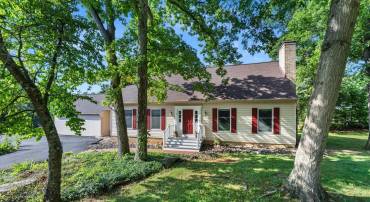 921 FISHPAW RD, BERRYVILLE, Virginia 22611, 4 Bedrooms Bedrooms, 11 Rooms Rooms,4 BathroomsBathrooms,Residential,For sale,921 FISHPAW RD,VACL2003876 MLS # VACL2003876