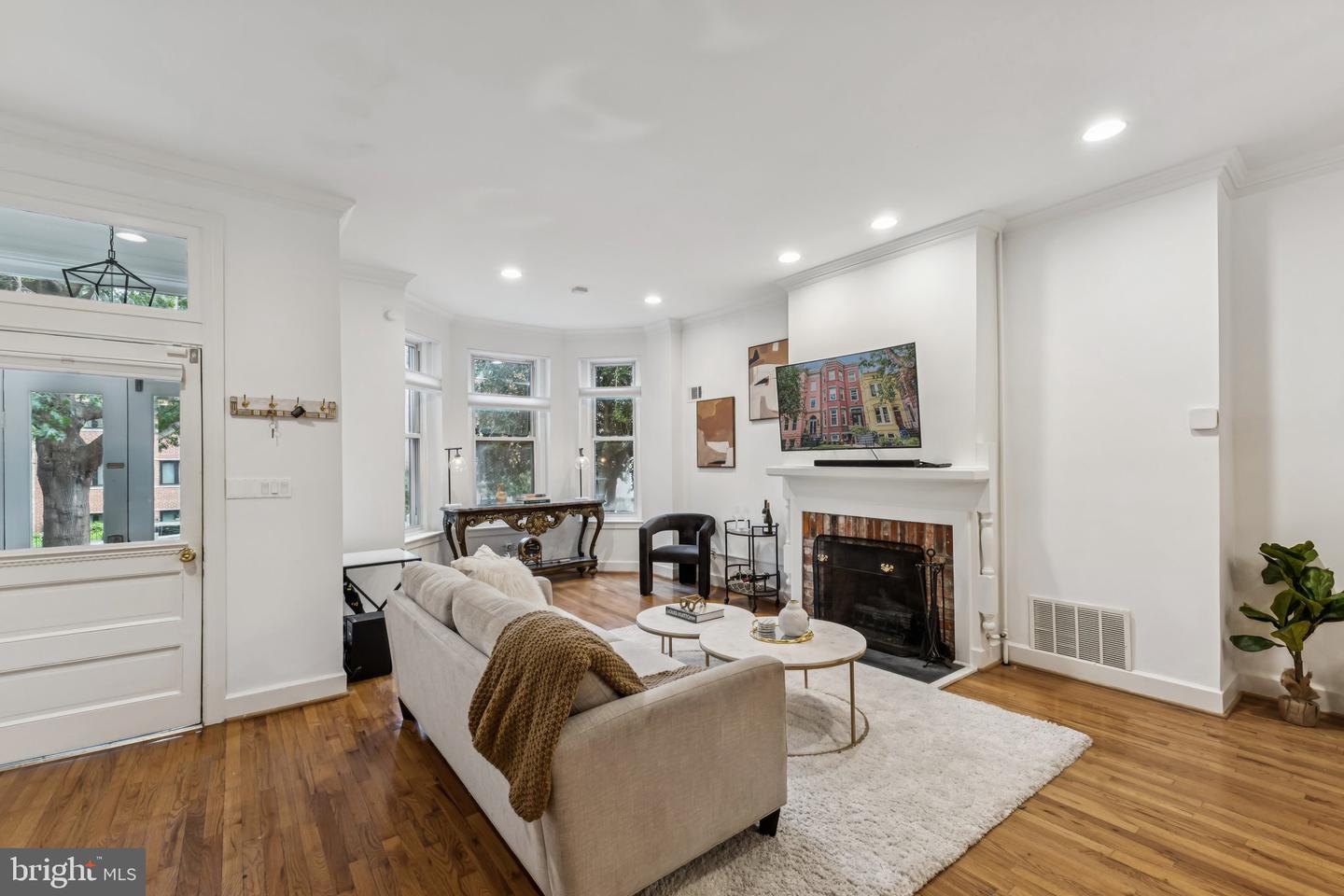 1830 13TH ST NW, WASHINGTON, District Of Columbia 20009, 5 Bedrooms Bedrooms, ,4 BathroomsBathrooms,Residential,For sale,1830 13TH ST NW,DCDC2207994 MLS # DCDC2207994