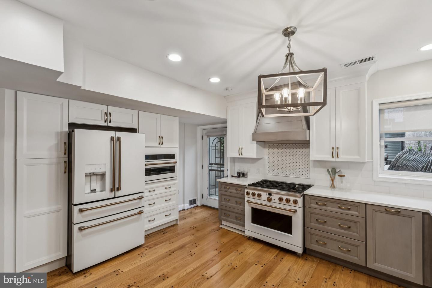 1830 13TH ST NW, WASHINGTON, District Of Columbia 20009, 5 Bedrooms Bedrooms, ,4 BathroomsBathrooms,Residential,For sale,1830 13TH ST NW,DCDC2207994 MLS # DCDC2207994