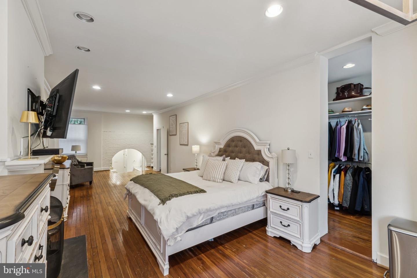 1830 13TH ST NW, WASHINGTON, District Of Columbia 20009, 5 Bedrooms Bedrooms, ,4 BathroomsBathrooms,Residential,For sale,1830 13TH ST NW,DCDC2207994 MLS # DCDC2207994