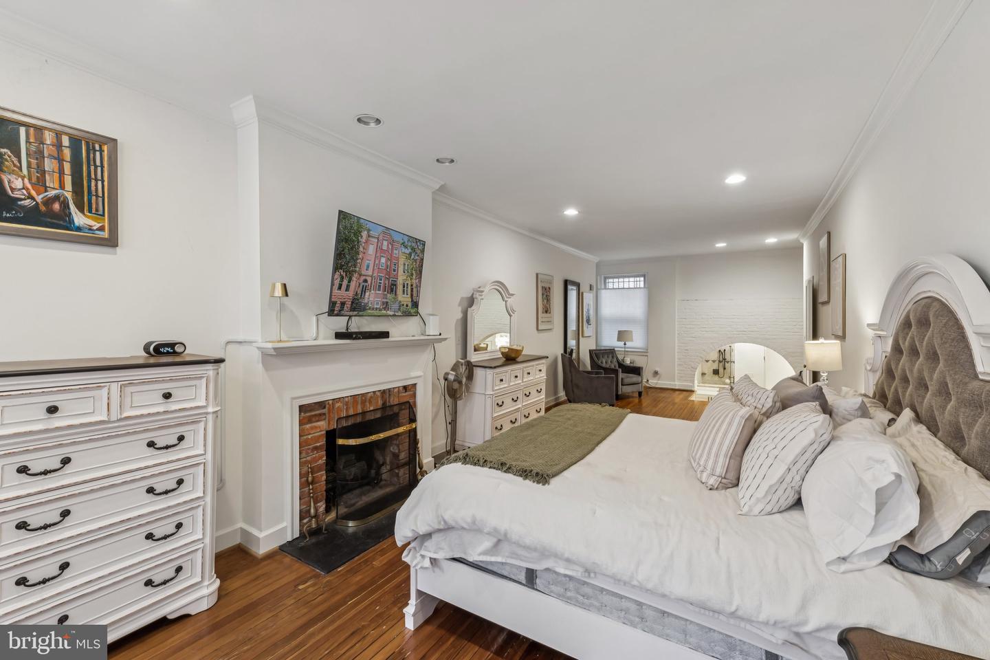 1830 13TH ST NW, WASHINGTON, District Of Columbia 20009, 5 Bedrooms Bedrooms, ,4 BathroomsBathrooms,Residential,For sale,1830 13TH ST NW,DCDC2207994 MLS # DCDC2207994