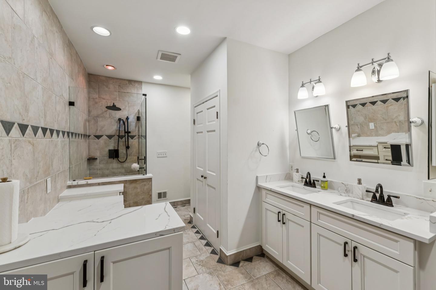 1830 13TH ST NW, WASHINGTON, District Of Columbia 20009, 5 Bedrooms Bedrooms, ,4 BathroomsBathrooms,Residential,For sale,1830 13TH ST NW,DCDC2207994 MLS # DCDC2207994