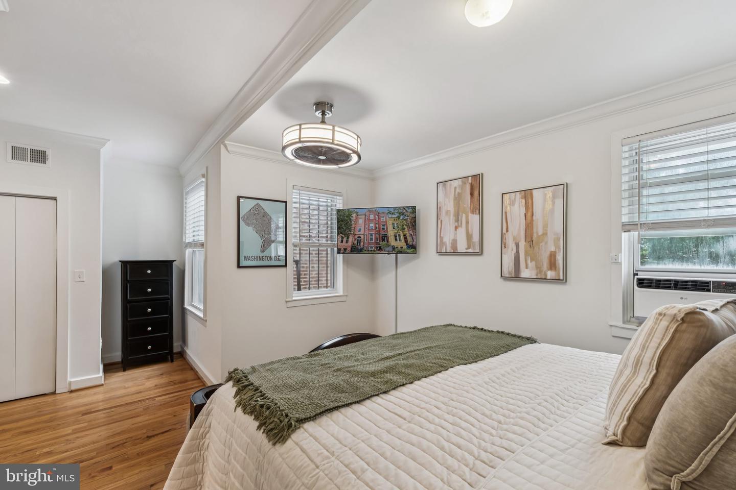 1830 13TH ST NW, WASHINGTON, District Of Columbia 20009, 5 Bedrooms Bedrooms, ,4 BathroomsBathrooms,Residential,For sale,1830 13TH ST NW,DCDC2207994 MLS # DCDC2207994