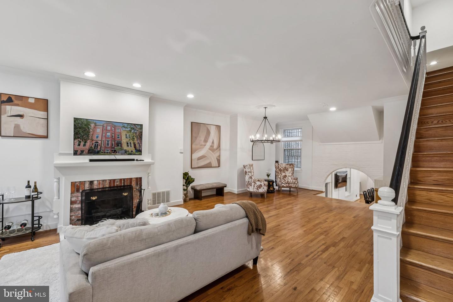 1830 13TH ST NW, WASHINGTON, District Of Columbia 20009, 5 Bedrooms Bedrooms, ,4 BathroomsBathrooms,Residential,For sale,1830 13TH ST NW,DCDC2207994 MLS # DCDC2207994