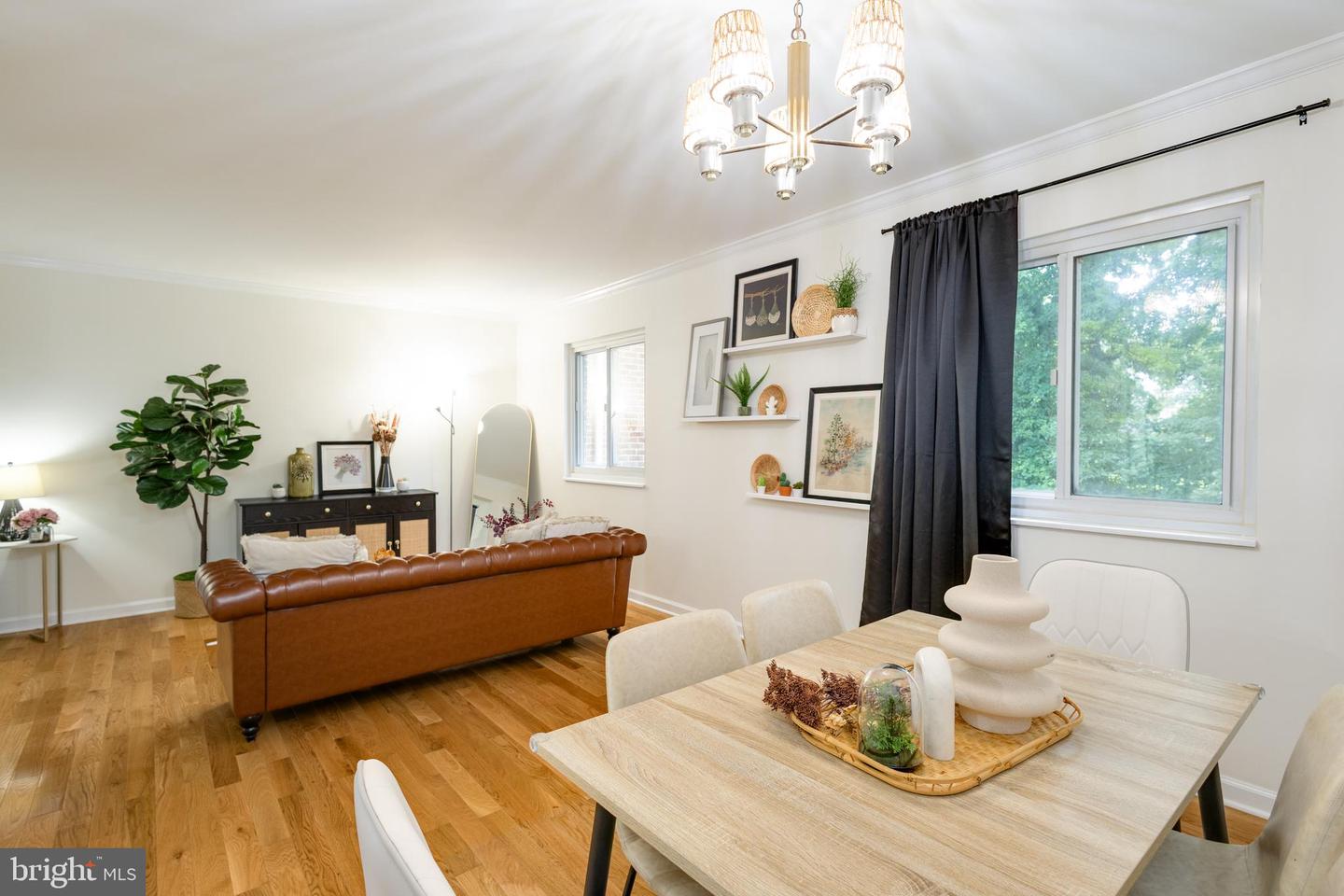 7053 LEEWOOD FOREST DR, SPRINGFIELD, Virginia 22151, 3 Bedrooms Bedrooms, ,3 BathroomsBathrooms,Residential,For sale,7053 LEEWOOD FOREST DR,VAFX2252332 MLS # VAFX2252332