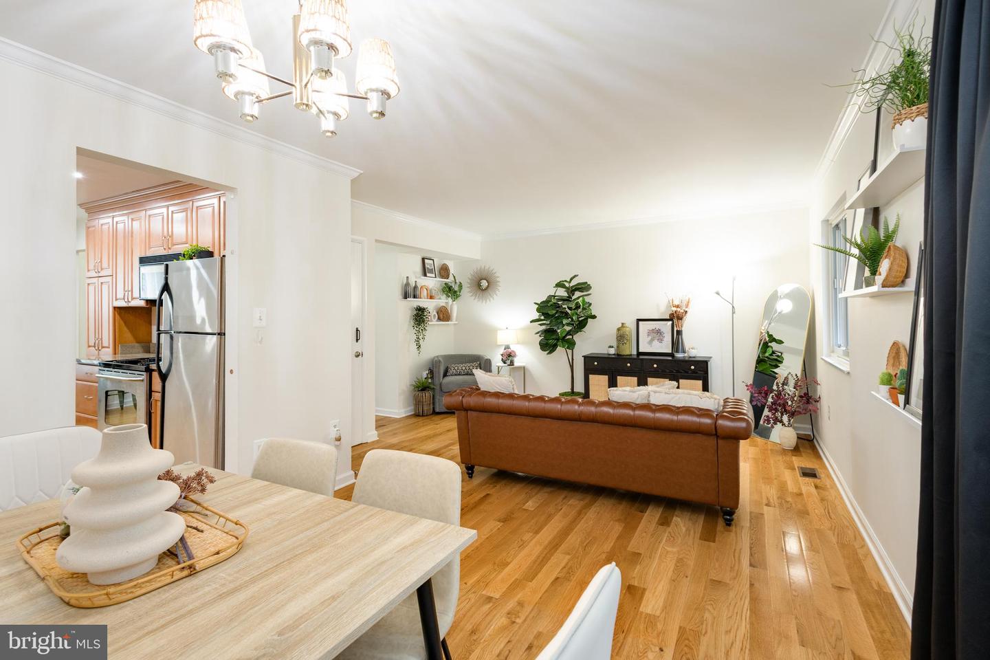 7053 LEEWOOD FOREST DR, SPRINGFIELD, Virginia 22151, 3 Bedrooms Bedrooms, ,3 BathroomsBathrooms,Residential,For sale,7053 LEEWOOD FOREST DR,VAFX2252332 MLS # VAFX2252332