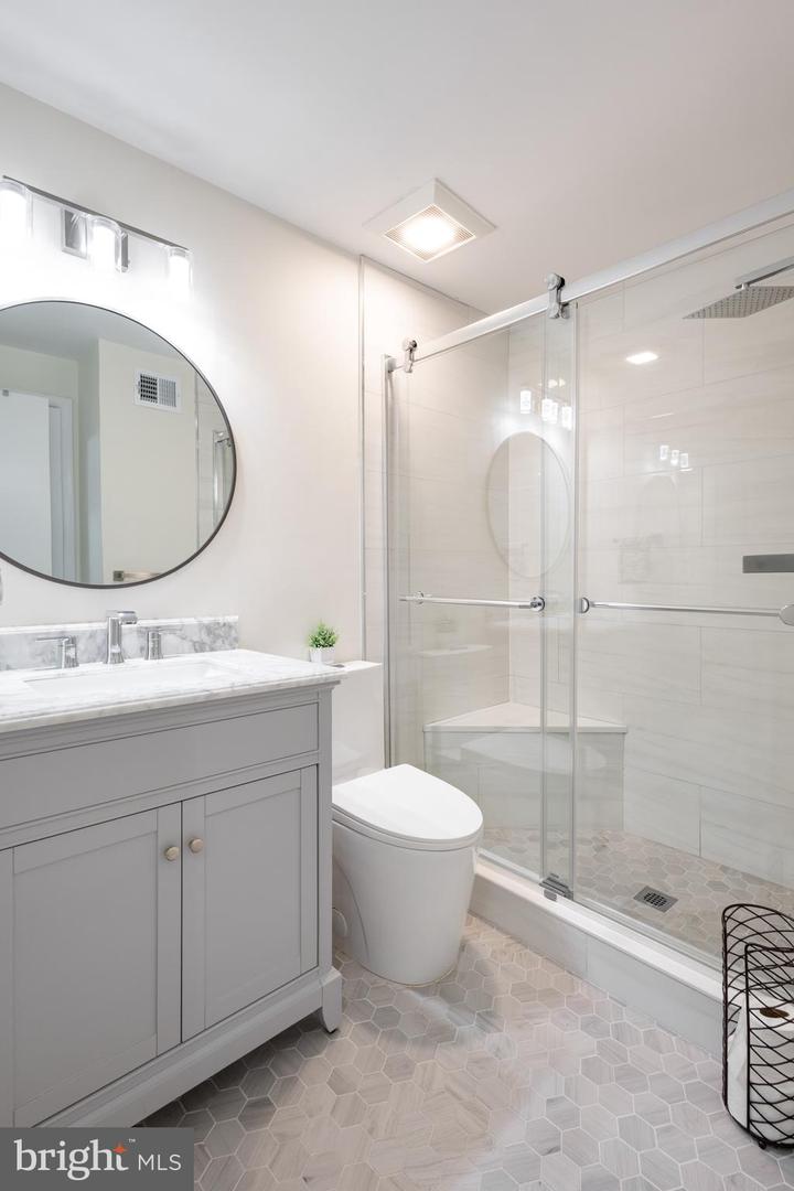 7053 LEEWOOD FOREST DR, SPRINGFIELD, Virginia 22151, 3 Bedrooms Bedrooms, ,3 BathroomsBathrooms,Residential,For sale,7053 LEEWOOD FOREST DR,VAFX2252332 MLS # VAFX2252332