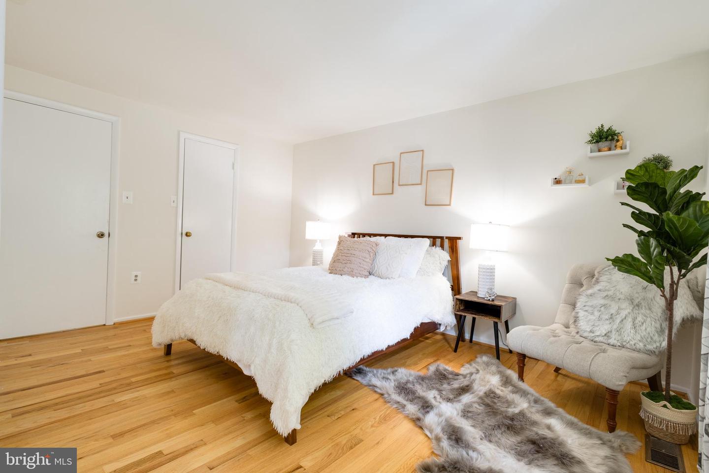 7053 LEEWOOD FOREST DR, SPRINGFIELD, Virginia 22151, 3 Bedrooms Bedrooms, ,3 BathroomsBathrooms,Residential,For sale,7053 LEEWOOD FOREST DR,VAFX2252332 MLS # VAFX2252332