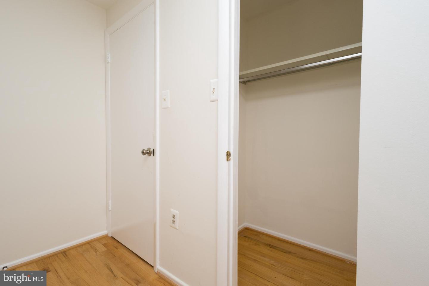 7053 LEEWOOD FOREST DR, SPRINGFIELD, Virginia 22151, 3 Bedrooms Bedrooms, ,3 BathroomsBathrooms,Residential,For sale,7053 LEEWOOD FOREST DR,VAFX2252332 MLS # VAFX2252332