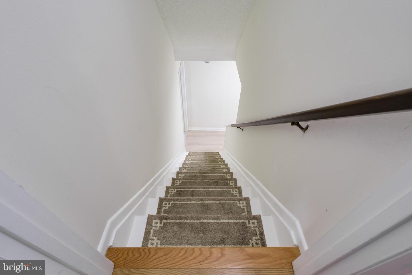 7053 LEEWOOD FOREST DR, SPRINGFIELD, Virginia 22151, 3 Bedrooms Bedrooms, ,3 BathroomsBathrooms,Residential,For sale,7053 LEEWOOD FOREST DR,VAFX2252332 MLS # VAFX2252332