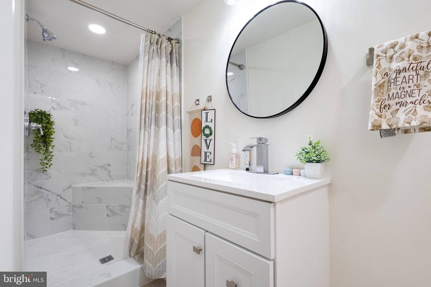 7053 LEEWOOD FOREST DR, SPRINGFIELD, Virginia 22151, 3 Bedrooms Bedrooms, ,3 BathroomsBathrooms,Residential,For sale,7053 LEEWOOD FOREST DR,VAFX2252332 MLS # VAFX2252332